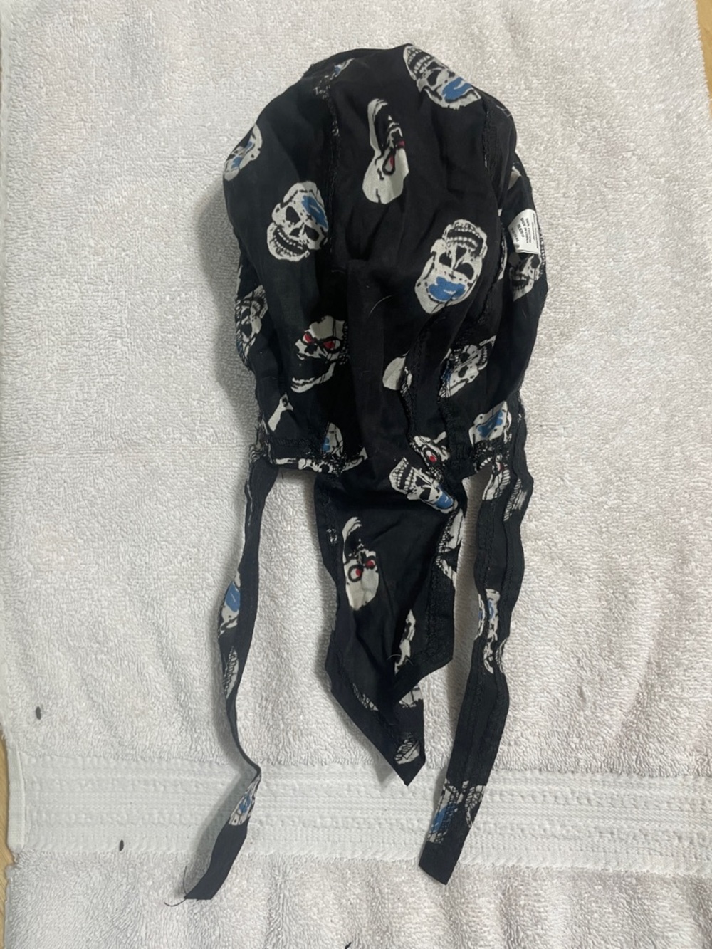 Black Skull Print Headscarf